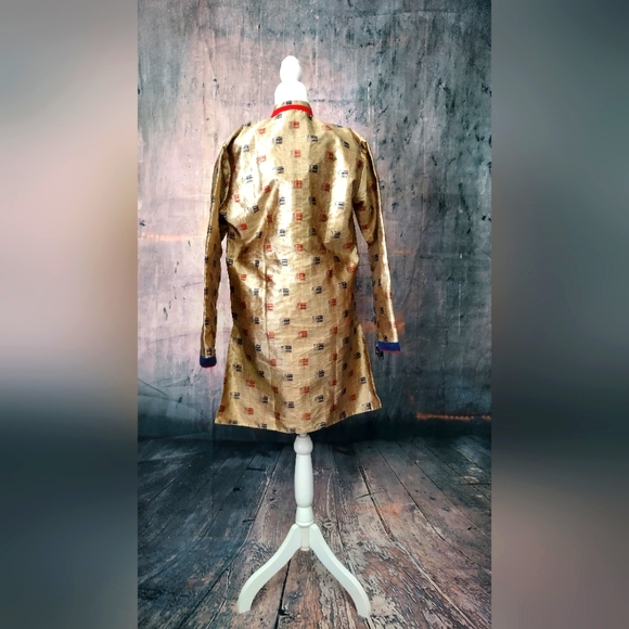Beautiful Gold Sherwani. - Picture 9 of 11